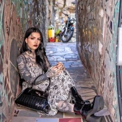 Shop Sourpuss SOURPUSS SHOCK ME HANDBAG BLACK