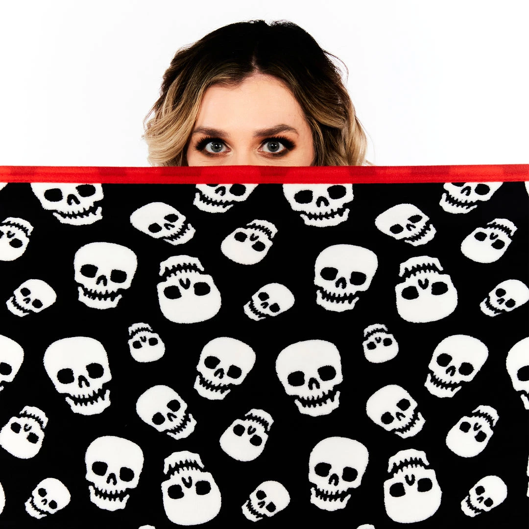 SOURPUSS LUST FOR SKULLS BLANKET Haunted Homewares