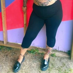 SOURPUSS KNIT CAPRIS BLACK