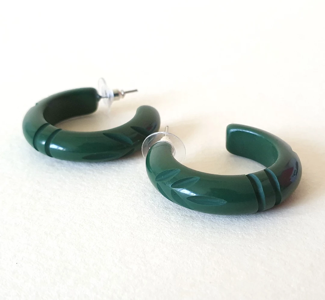 BOW & CROSSBONES ELSIE HOOP EARRINGS DARK GREEN