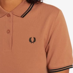 FRED PERRY GIRLS TWIN TIPPED POLO COURT CLAY/BLACK Shop Sour+Plus