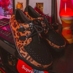 T.U.K. D-RING VEGAN VLK SNEAKER BLACK AND LEOPARD