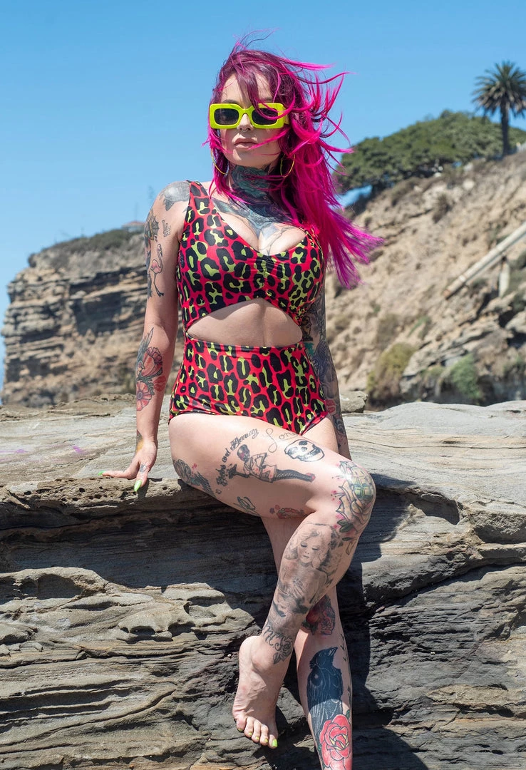 SOURPUSS LEOPARD MONOKINI HOT PINK