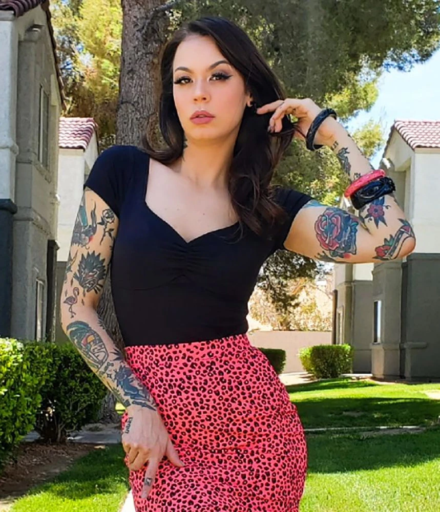 SOURPUSS VAVAVOOM TOP BLACK Shop Sour+Plus